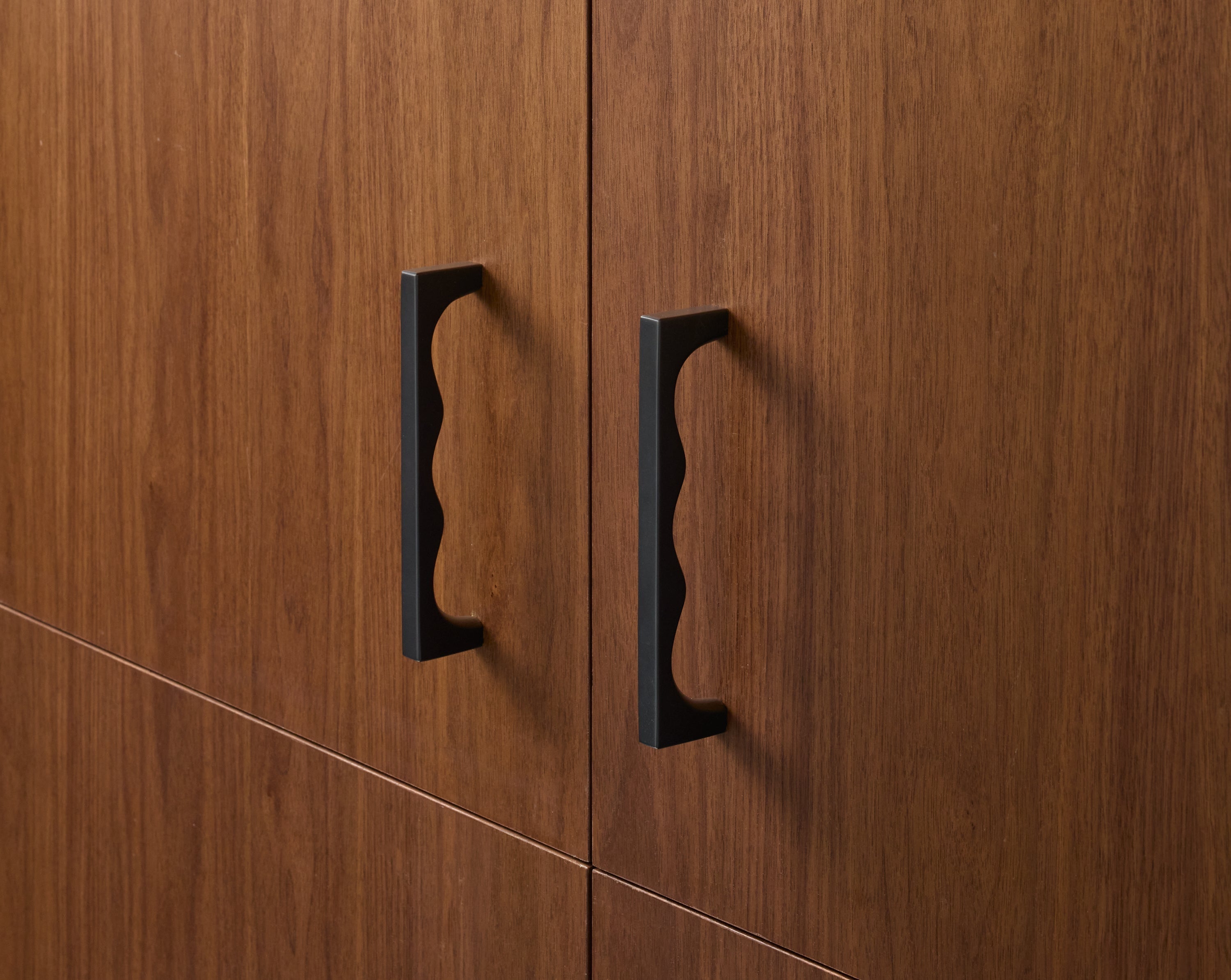 The Complete Guide to Cabinet Hardware Placement and Sizing