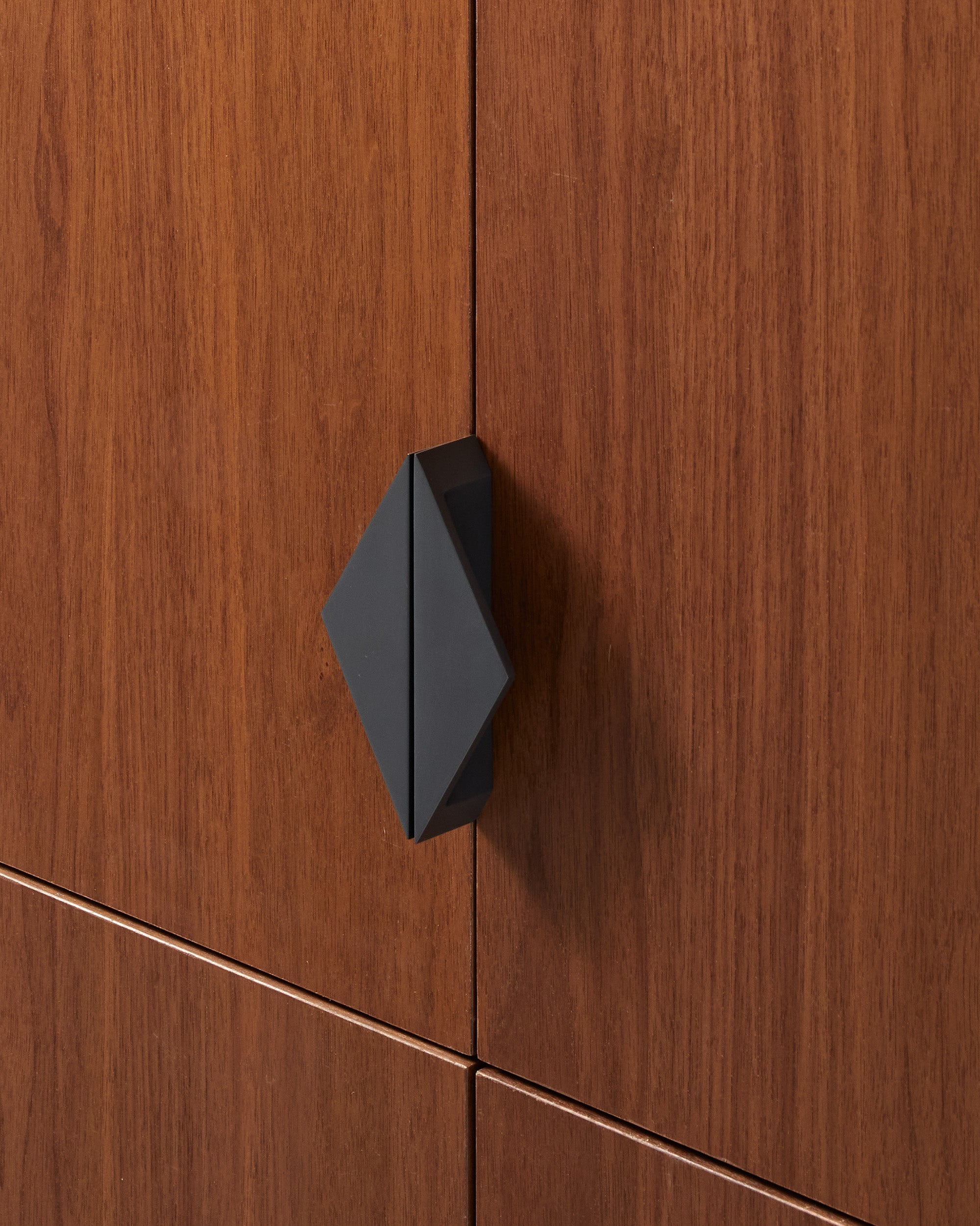 #finish_blackened brass