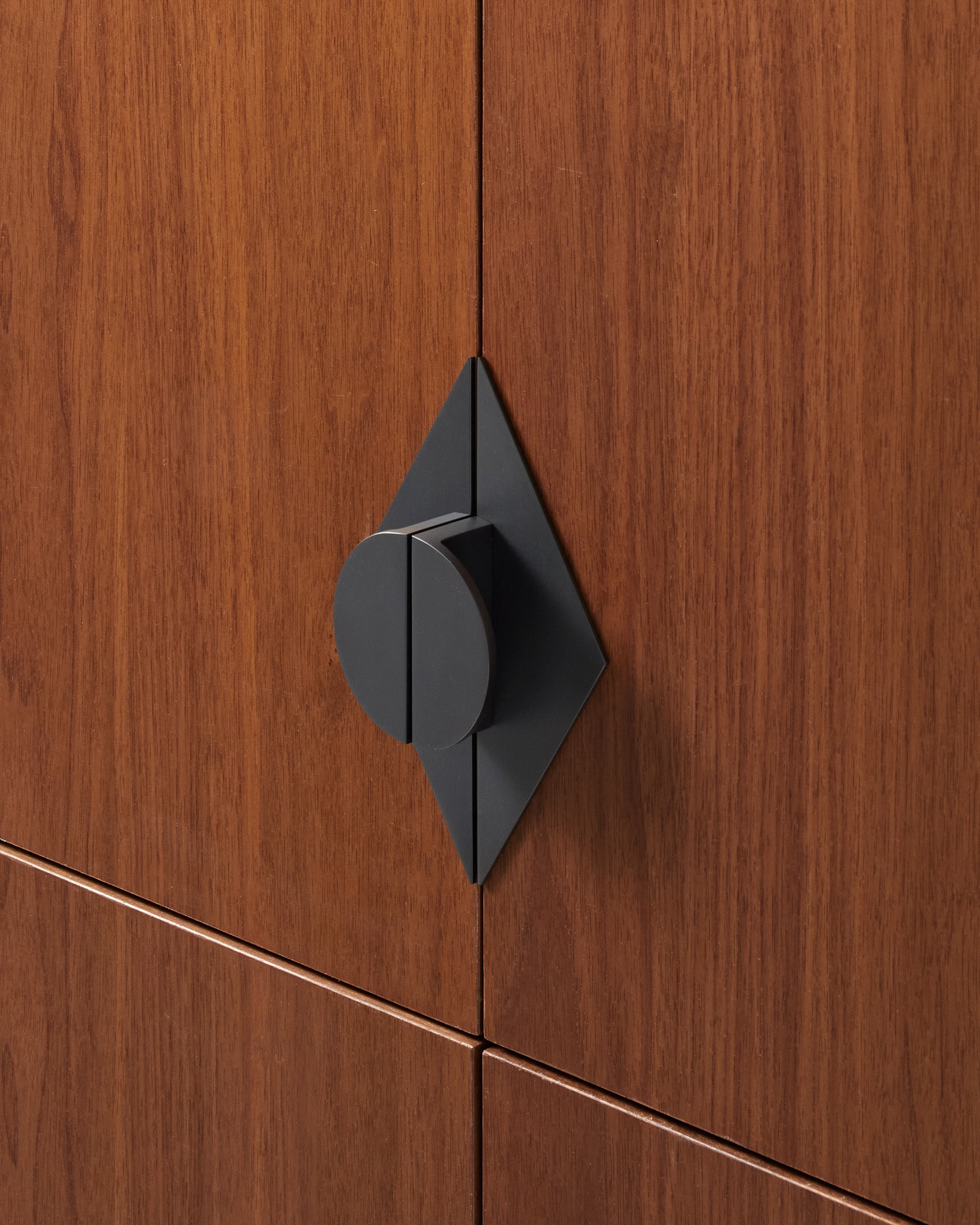#finish_blackened brass