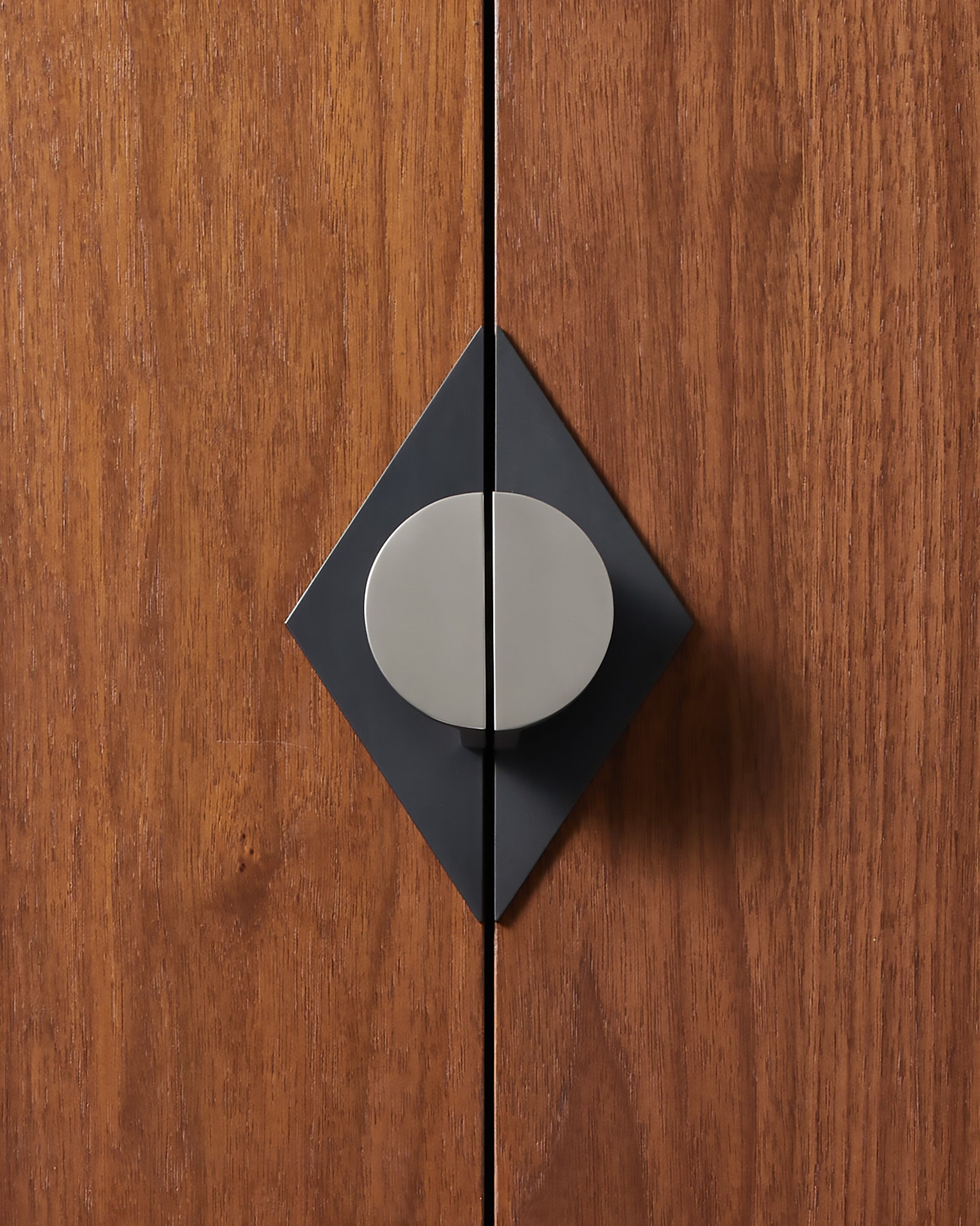 #finish_blackened brass